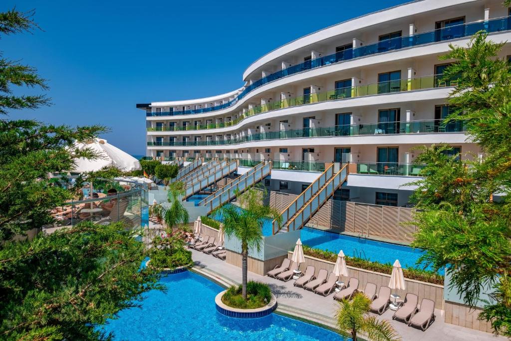 هتل لانگ بیچ ریزورت آلانیا - Long Beach Resort Hotel & Spa Alanya