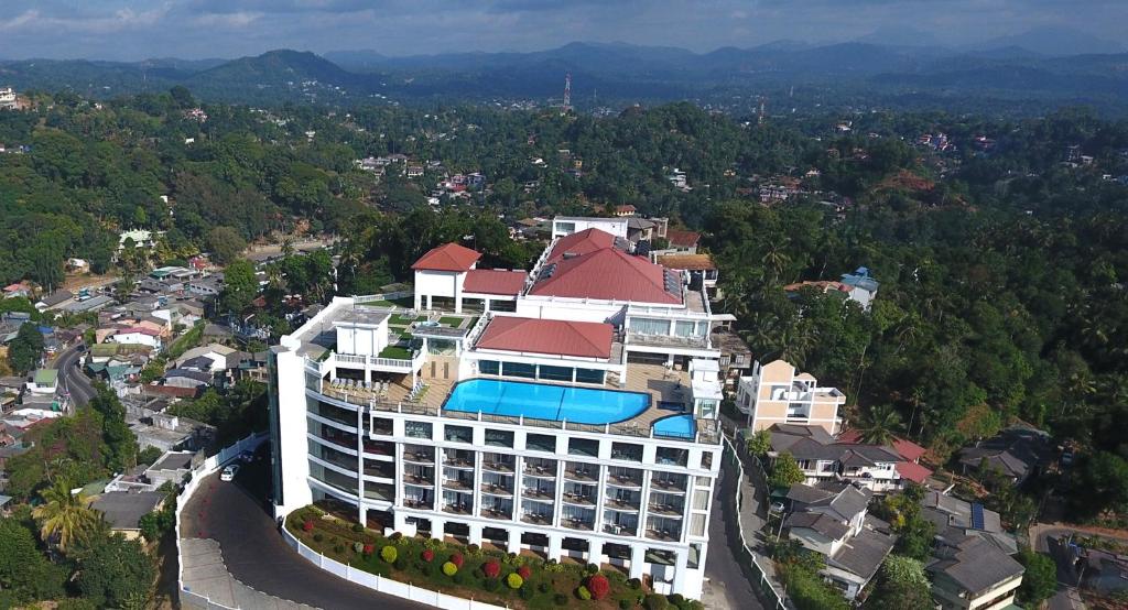 هتل گرند کندیان کندی - The Grand Kandyan Hotel