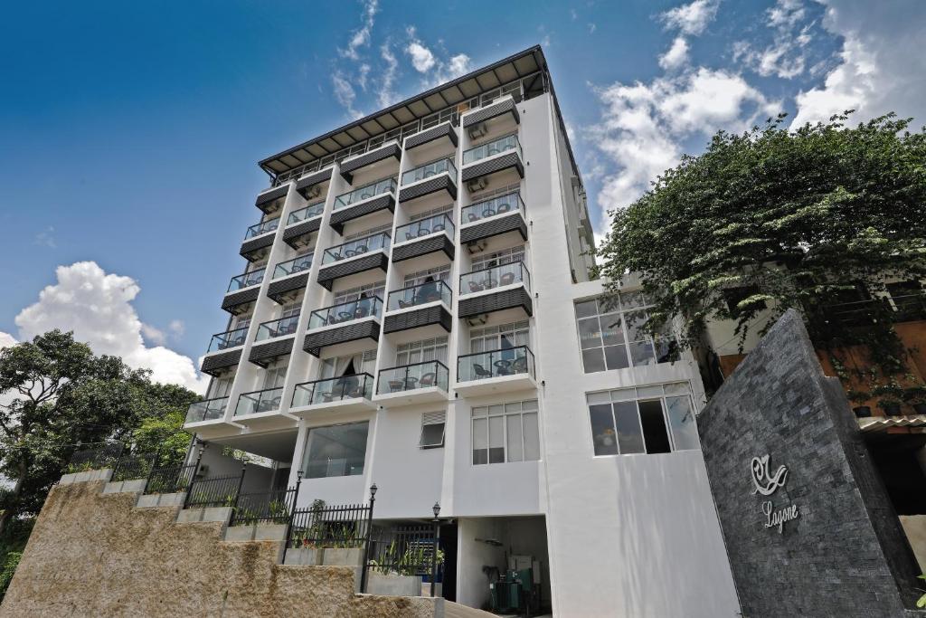 هتل لاوندیش هیلز کندی - Lavendish Hills Kandy Hotel