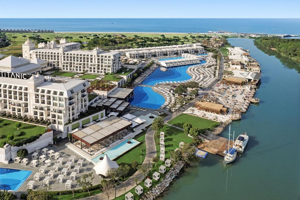 هتل تایتانیک دلوکس گلف بلک،آنتالیا - Titanic Deluxe Golf Belek