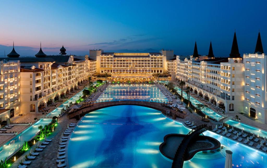 هتل تایتانیک مردان پالاس لارا در آنتالیا - Titanic Mardan Palace Lara