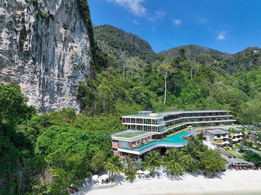 هتل فی فی کلیف بیچ ریزورت - Phi Phi Cliff Beach Resort