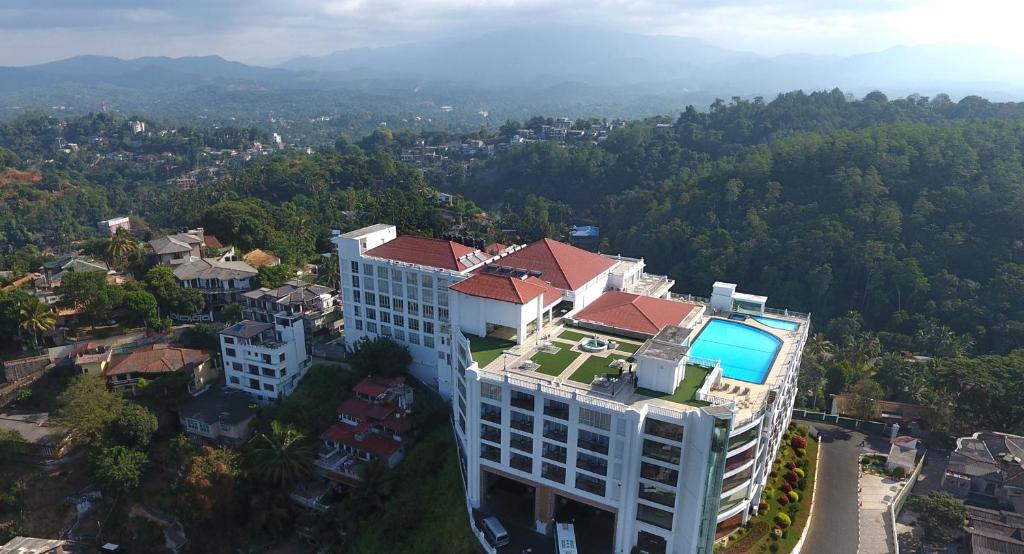 هتل گرند کندیان سریلانکا - Grand Kandyan hotel