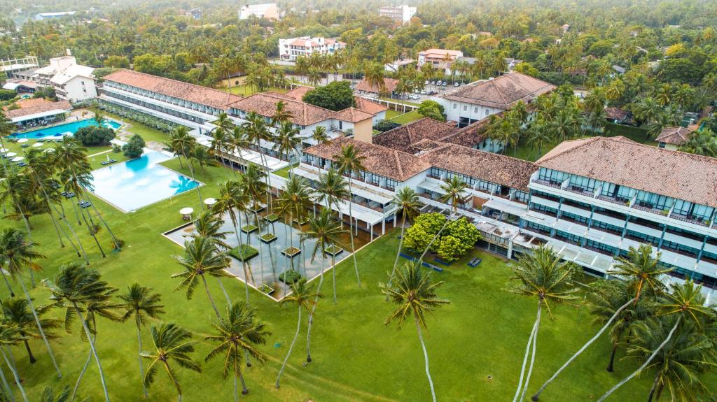 هتل بلو واتر بنتوتا - The Blue Water Hotel Bentota