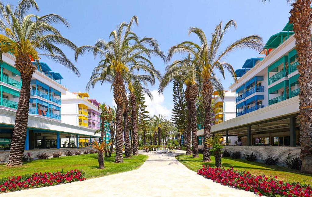 هتل کریستال پارایسو ورد ریزورت و اسپا آنتالیا - Crystal Paraiso Verde Resort & Spa Hotel Antalya