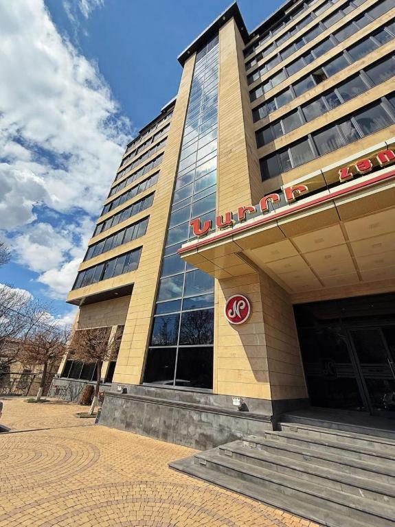 هتل نایری ایروان - New Nairi Hotel Yerevan