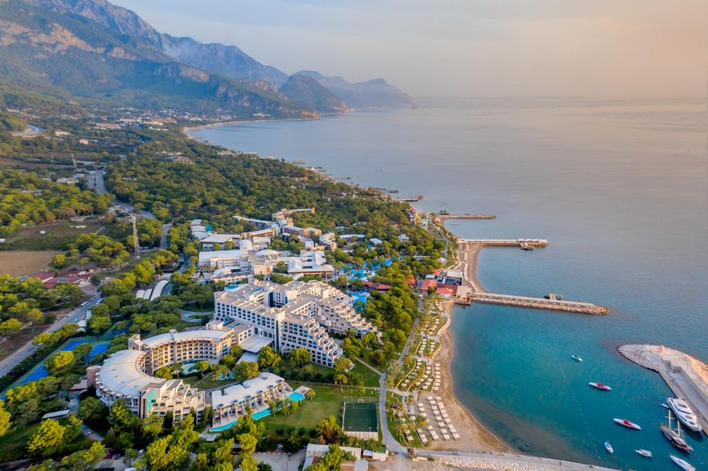 هتل ریکسوس سانگیت آنتالیا - لند آف لجند آکسسRixos Sungate Hotel Antalya - The Land of Legends Access