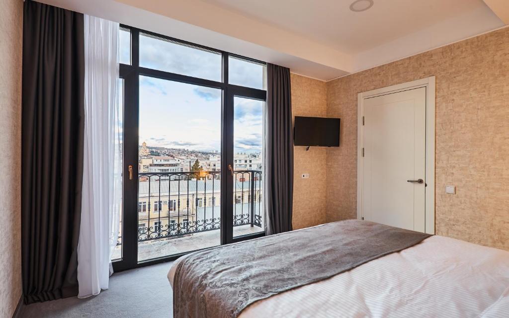 هتل گالری پالاس تفلیس -Gallery Palace Hotel Tbilisi